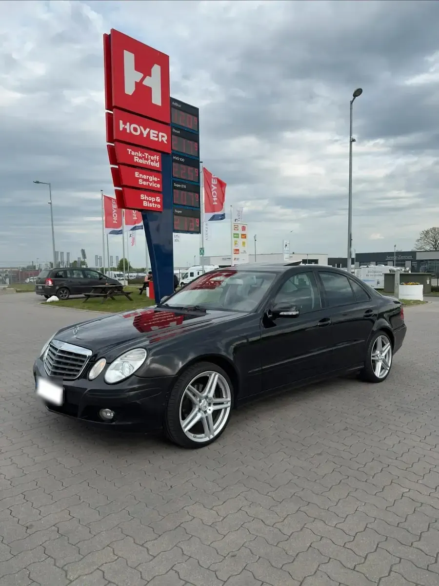 Gebraucht Mercedes E280 190 PS (139 kW) 2006 Schwarz Limousine