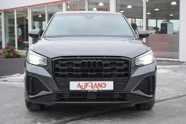 Gebraucht Audi Q2 S-Line 150 PS (110 kW) 2023 Grau SUV