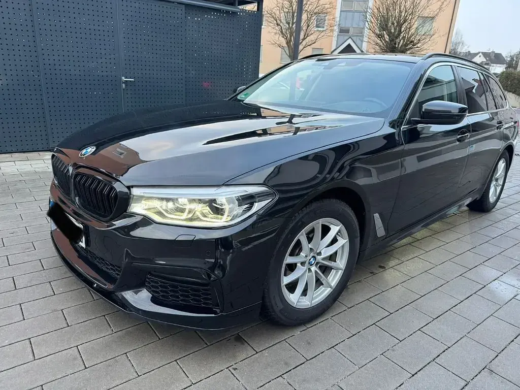 Gebraucht BMW 520 Performance 190 PS (139 kW) 2019 Schwarz Kombi