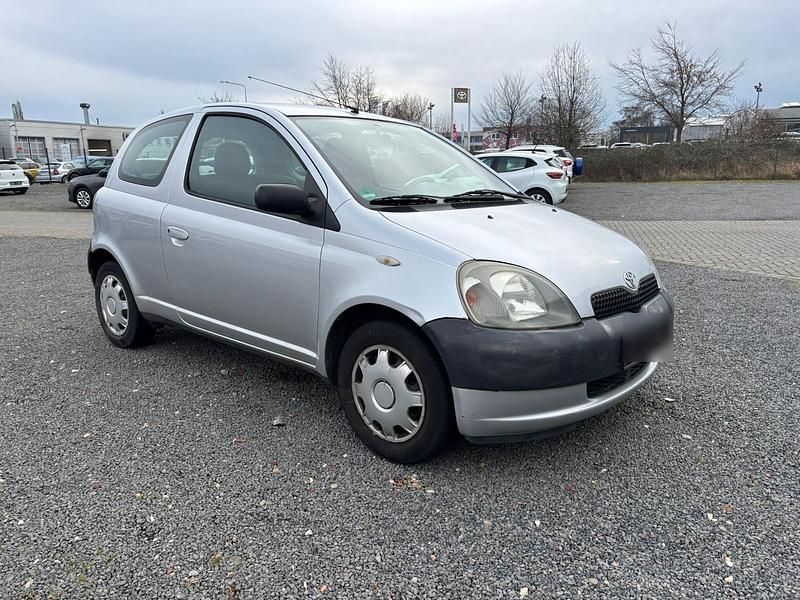 Gebraucht Toyota Yaris 68 PS (50 kW) 2002 Grau Kleinwagen