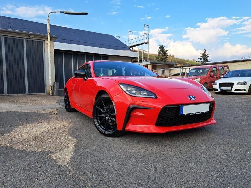 Rot Gebraucht 2022 Toyota GR86 Premium Coupé | 38.386 € (Teuer) - Bild 1/4