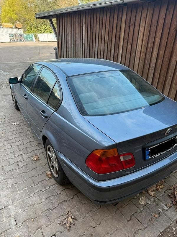 Gebraucht BMW 316 115 PS (84 kW) 2001 Blau Limousine