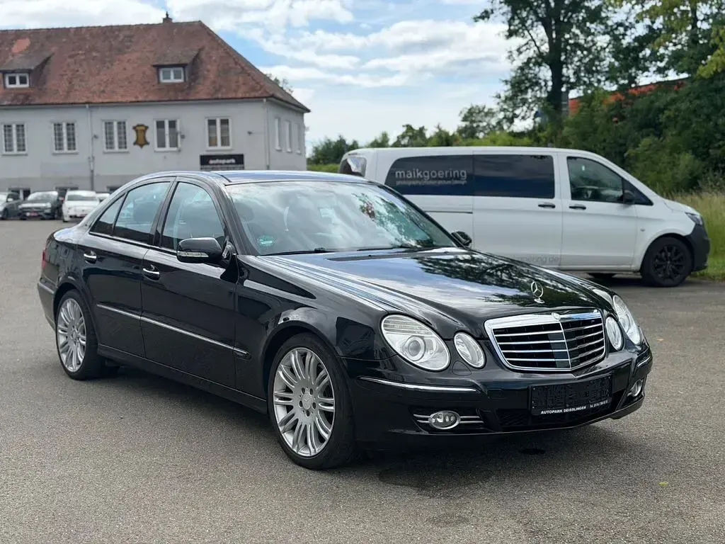 Gebraucht Mercedes E350 292 PS (214 kW) 2008 Schwarz Limousine
