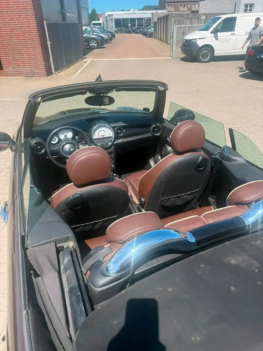 Gebraucht Mini Cooper Cabriolet 122 PS (89 kW) 2011 Braun Cabrio