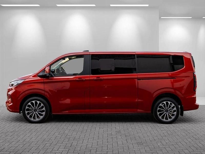 Neu Ford Tourneo Titanium X 150 PS (110 kW) 2025 Artisan red Van / Kleinbus