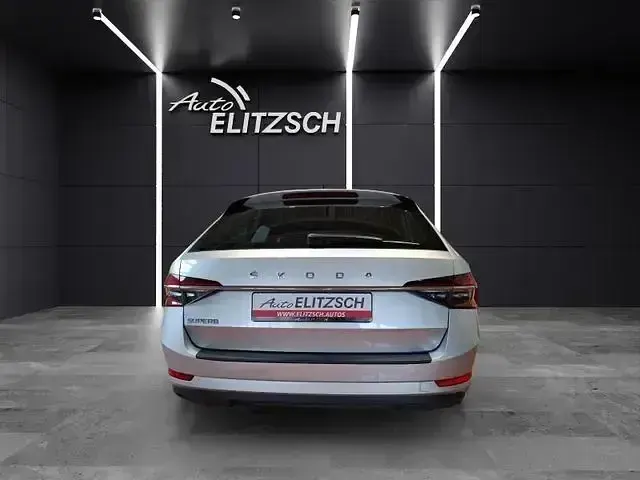Gebraucht Skoda Superb Style 190 PS (139 kW) 2021 Brilliantsilber metallic Kombi