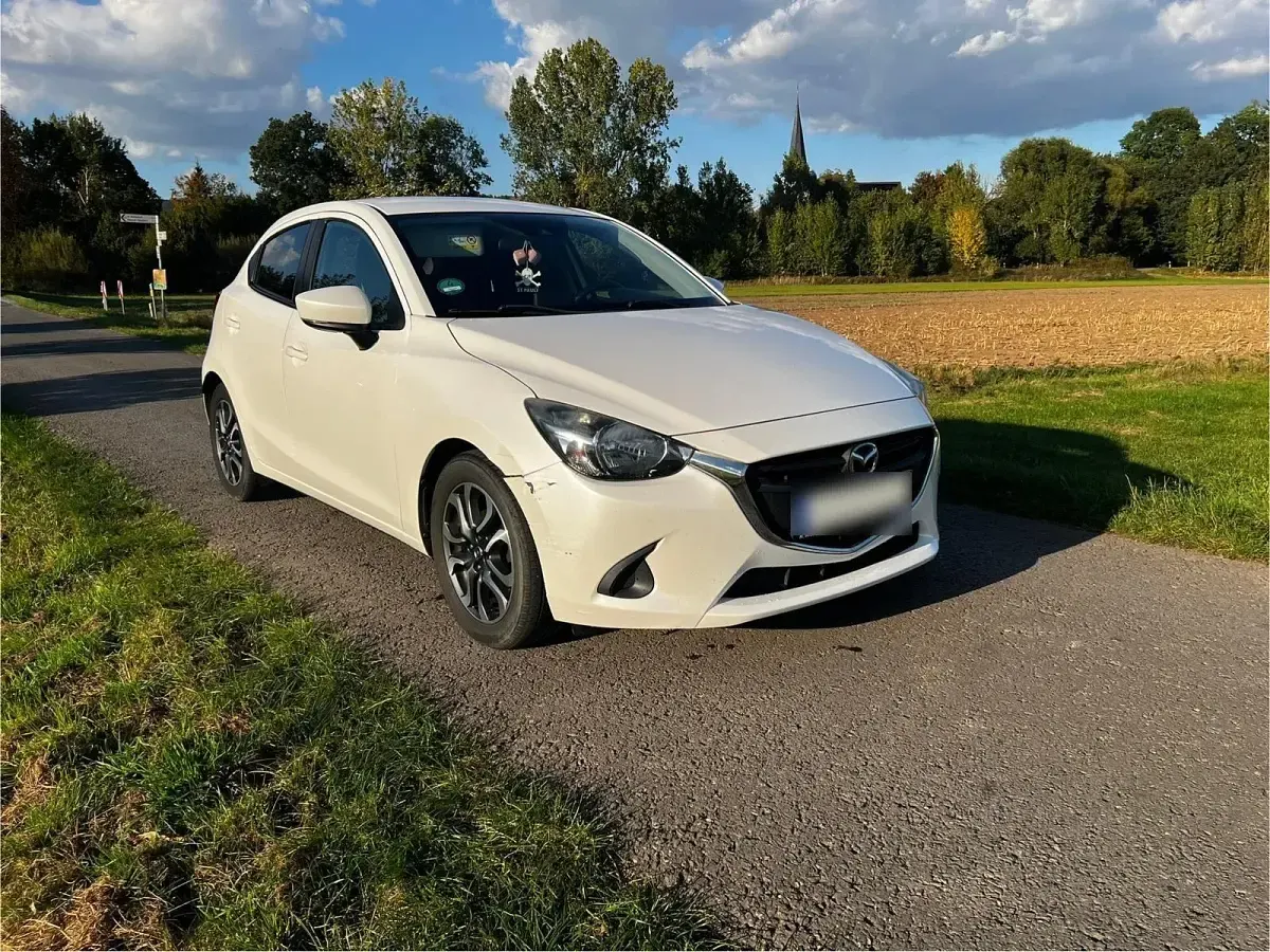 Gebraucht Mazda 2 Kizoku 90 PS (66 kW) 2017 Weiß Kleinwagen