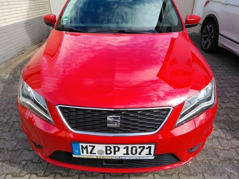Gebraucht Seat Toledo Style 110 PS (80 kW) 2016 Rot Limousine