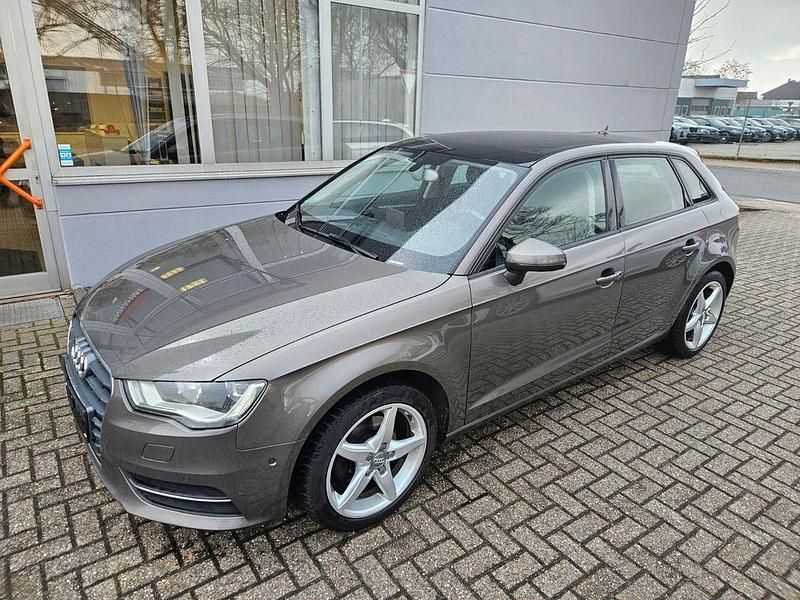 Gebraucht Audi A3 Attraction 105 PS (77 kW) 2013 Grau Limousine