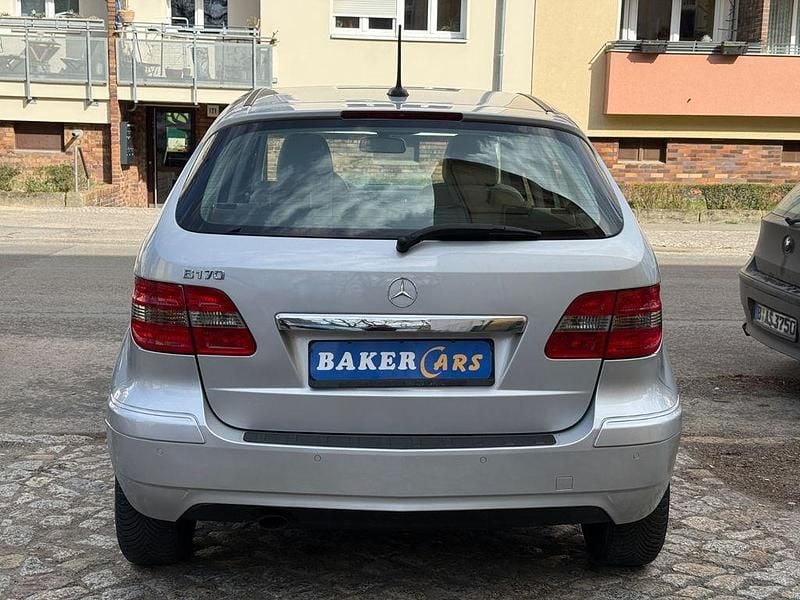 Gebraucht Mercedes B170 116 PS (85 kW) 2009 Silber Van / Kleinbus