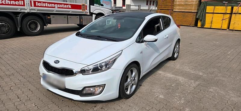 Gebraucht Kia ProCeed 136 PS (100 kW) 2013 Weiß Kleinwagen