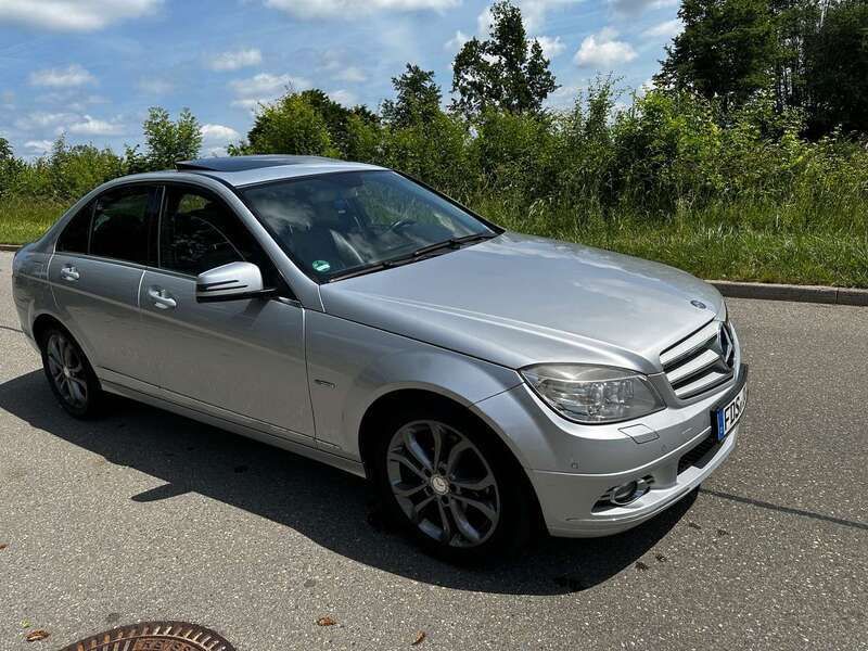 Silber Gebraucht 2009 Mercedes C250 Edition Limousine | 5.900 € (Guter Preis) - Bild 1/4