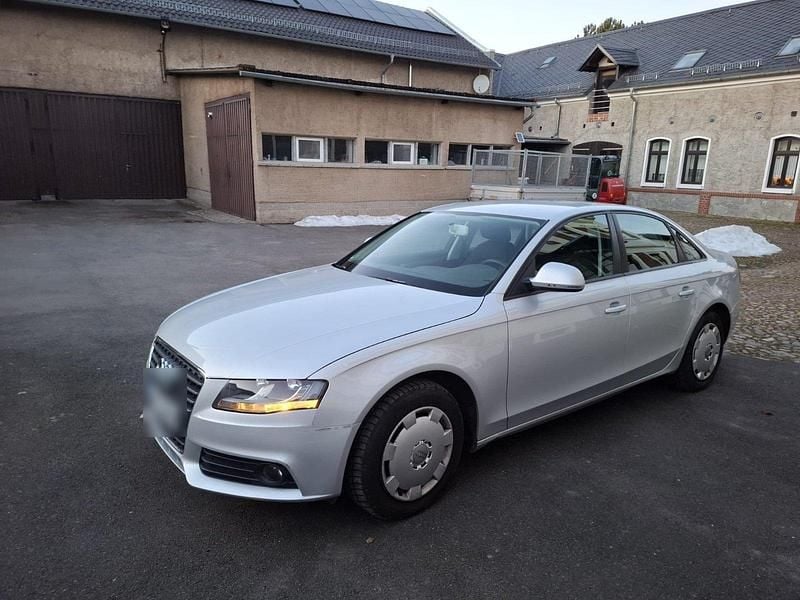 Silber Gebraucht 2008 Audi A4 Attraction Limousine | 4.900 € (Superpreis) - Bild 1/4
