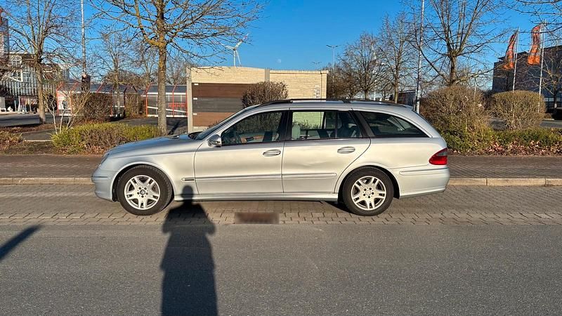 Gebraucht Mercedes E280 190 PS (139 kW) 2007 Silber Kombi