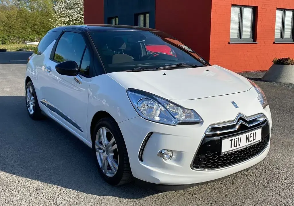 Gebraucht Citroën DS3 Chic 82 PS (60 kW) 2015 Weiß Kleinwagen