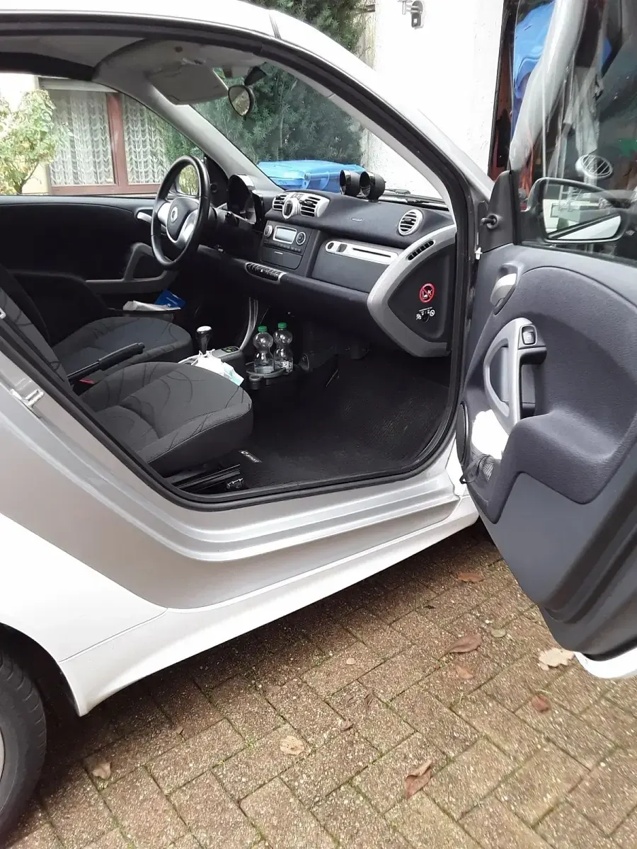 Gebraucht Smart ForTwo Cabrio 74 PS (54 kW) 2012 Weiß Cabrio