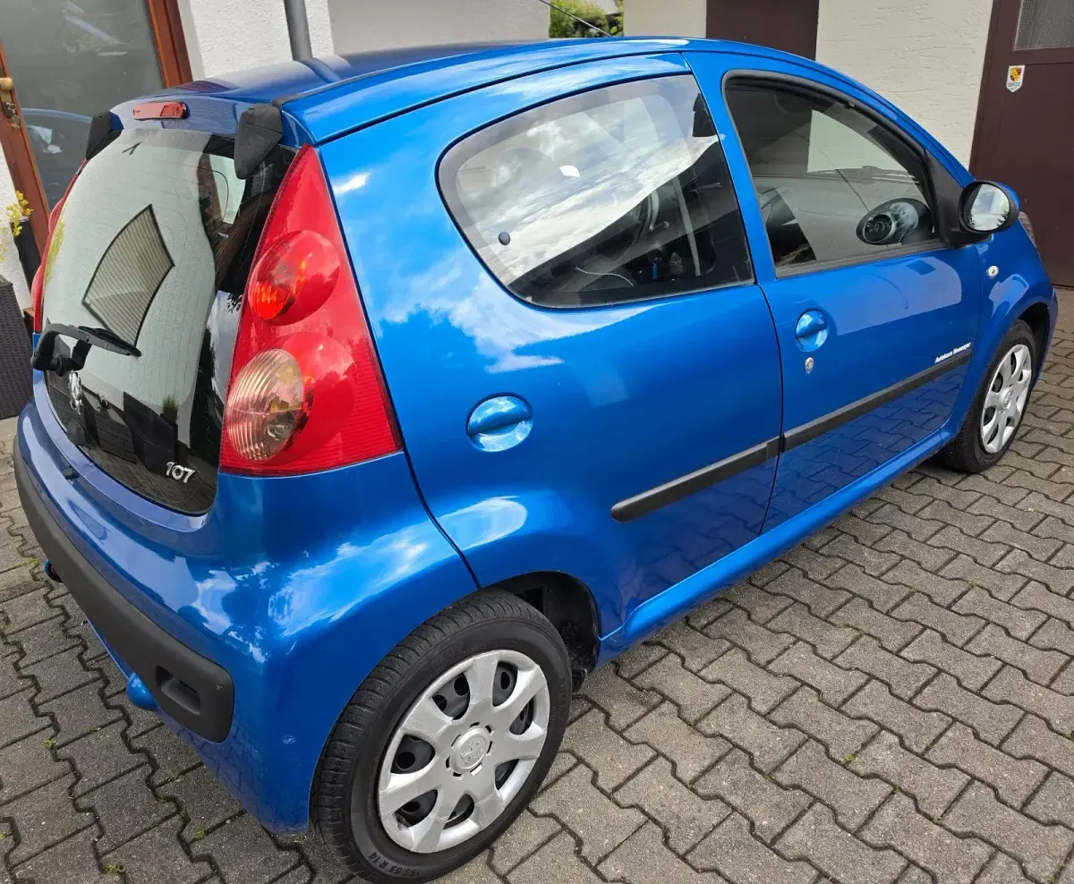 Gebraucht Toyota Aygo 68 PS (50 kW) 2010 Blau Kleinwagen