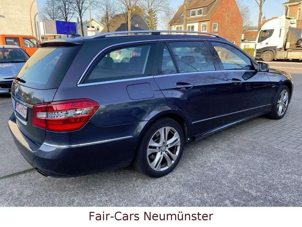 Gebraucht Mercedes E350 Avantgarde 265 PS (194 kW) 2011 Grau Kombi