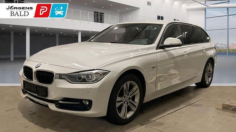 Weiß Gebraucht 2014 BMW 318 Sport Line Kombi | 7.990 € (Fairer Preis) - Bild 1/4