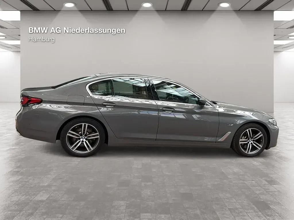 Gebraucht BMW 530e 292 PS (214 kW) 2021 Grau Limousine