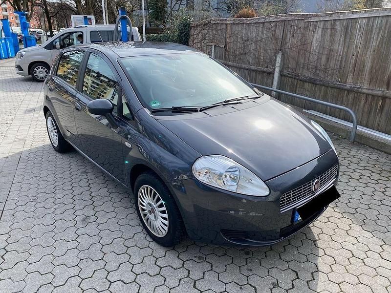Grau Gebraucht 2008 Fiat Grande Punto Kleinwagen | 2.450 € (Fairer Preis) - Bild 1/4