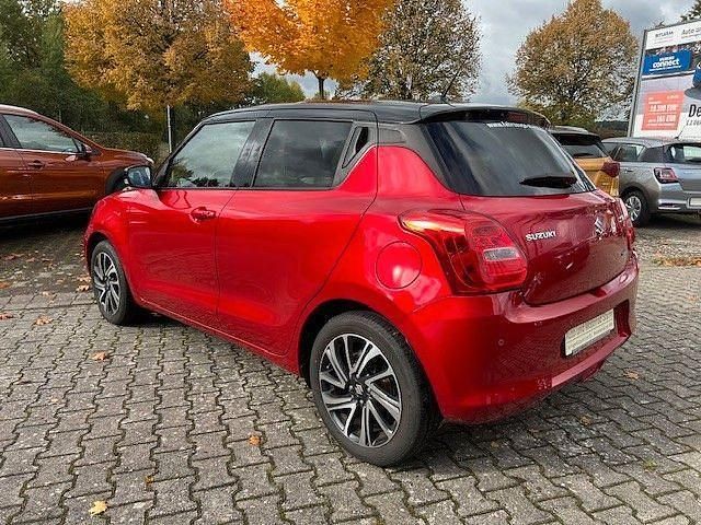 Gebraucht Suzuki Swift Comfort+ 83 PS (61 kW) 2022 Rot Kleinwagen