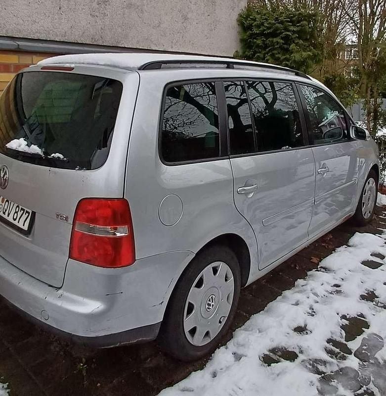 Gebraucht VW Touran Trendline 101 PS (74 kW) 2004 Silber Van / Kleinbus