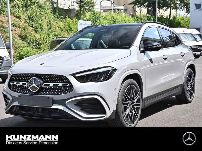 Grau Gebraucht 2025 Mercedes GLA200 AMG SUV | 44.780 € (Fairer Preis) - Bild 1/4
