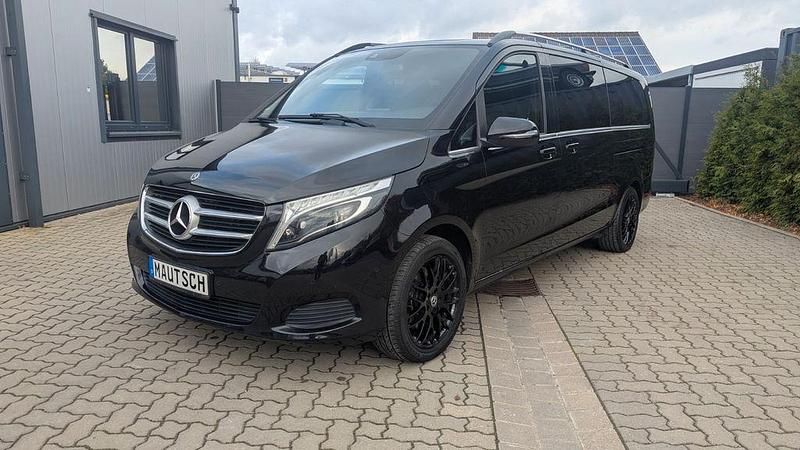 Schwarz Gebraucht 2018 Mercedes V200 Van / Kleinbus | 32.000 € (Superpreis) - Bild 1/4