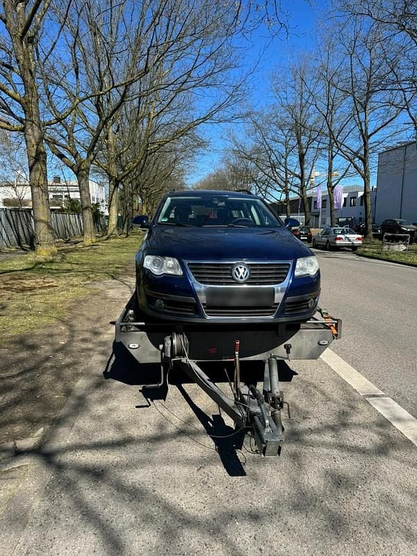 Gebraucht VW Passat 140 PS (102 kW) 2010 Blau Kombi