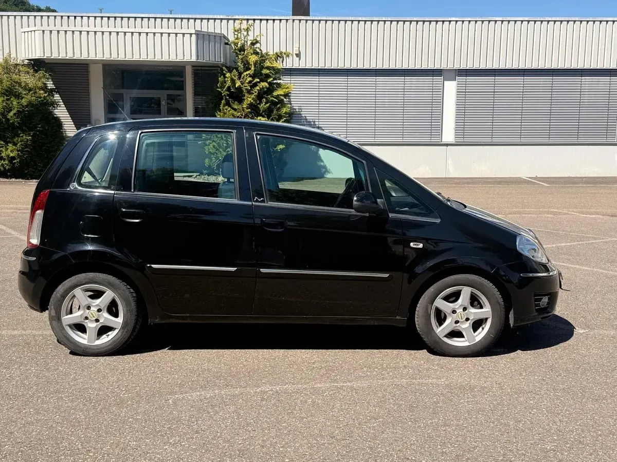 Gebraucht Lancia Musa 95 PS (69 kW) 2011 Schwarz Van / Kleinbus