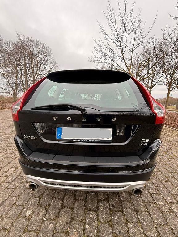 Gebraucht Volvo XC60 R-Design 215 PS (158 kW) 2012 Schwarz SUV