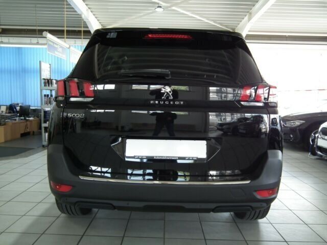 Gebraucht Peugeot 5008 Allure 120 PS (88 kW) 2018 Schwarz metallic Van / Kleinbus