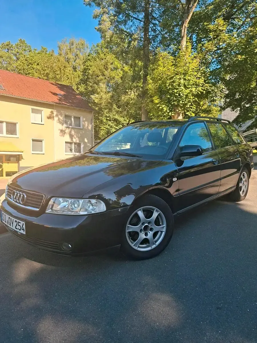 Gebraucht Audi A4 125 PS (91 kW) 2000 Blau Kombi