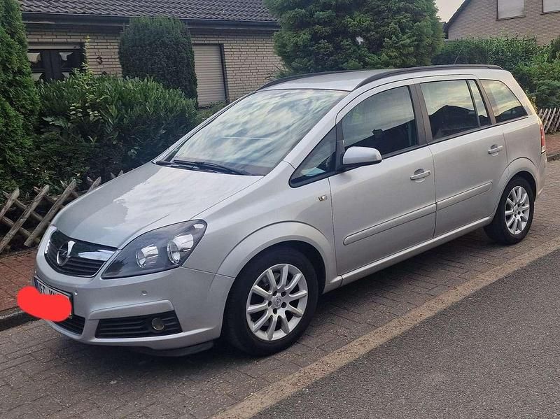 Silber Gebraucht 2005 Opel Zafira Van / Kleinbus | 3.600 € (Etwas zu teuer) - Bild 1/4