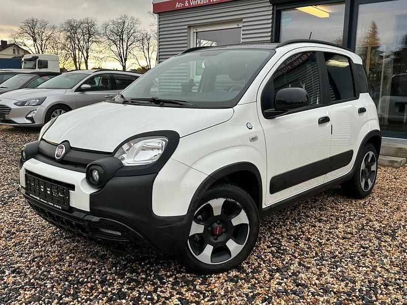 Weiß Gebraucht 2019 Fiat Panda Cross Cross Kleinwagen | 9.799 € (Superpreis) - Bild 1/4