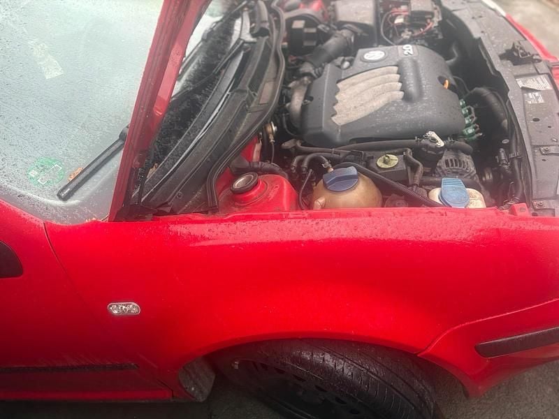 Gebraucht VW Golf 147 PS (108 kW) 2001 Rot Coupé