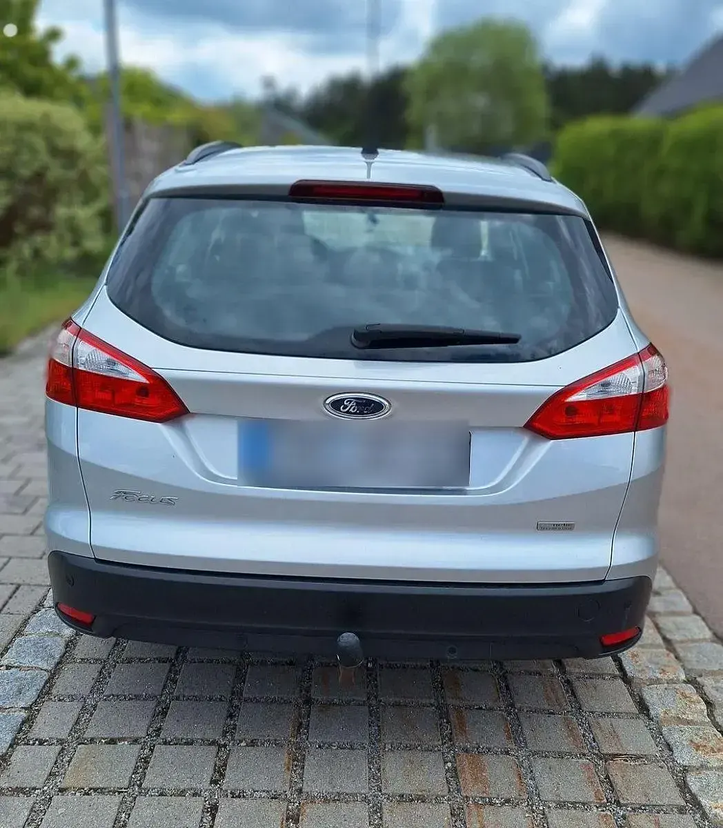 Gebraucht Ford Focus 116 PS (85 kW) 2013 Silber Kombi