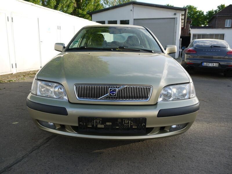 Gebraucht Volvo S40 Comfort 122 PS (89 kW) 2001 Beige Limousine