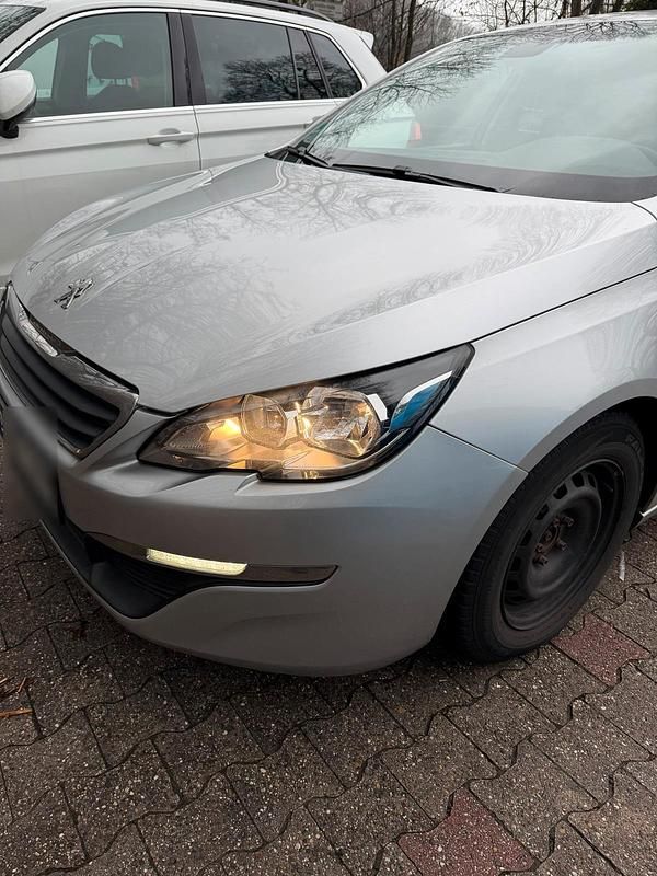 Gebraucht Peugeot 308 82 PS (60 kW) 2013 Silber Limousine
