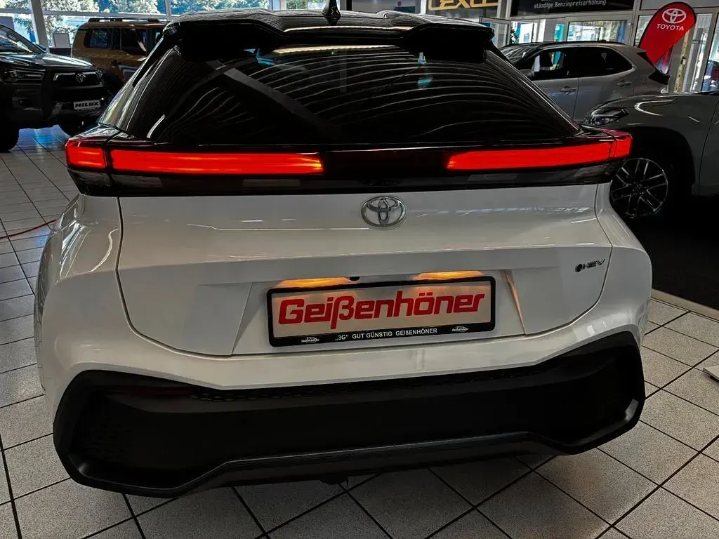 Neu Toyota C-HR 197 PS (144 kW) 2025 Weiß SUV