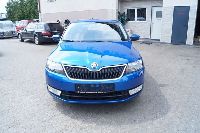 Blau Gebraucht 2016 Skoda Rapid Ambition Limousine | 5.890 € (Guter Preis) - Bild 1/4