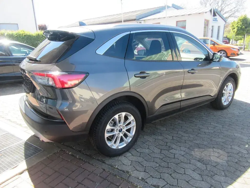 Używany Ford Kuga Titanium 152 KM (111 kW) 2022 Szary SUV