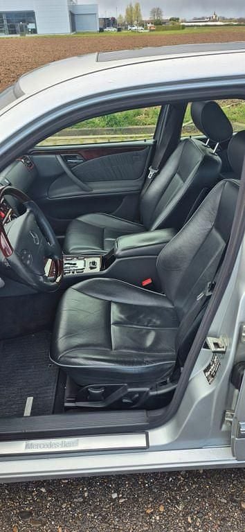 Gebraucht Mercedes E280 204 PS (150 kW) 1999 Silber Limousine