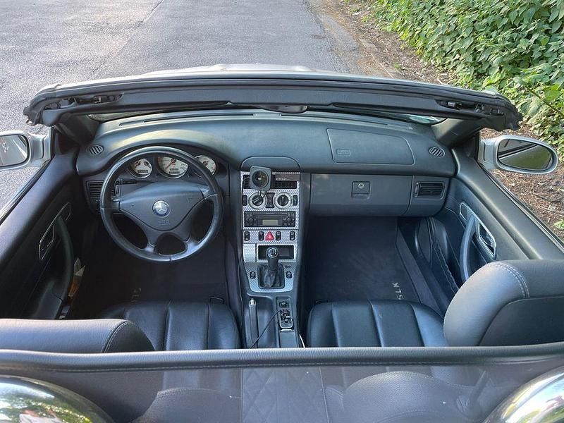 Gebraucht Mercedes SLK230 197 PS (144 kW) 2001 Silber Cabrio
