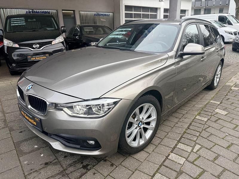 Gebraucht BMW 330 Advantage 252 PS (185 kW) 2018 Silber Kombi