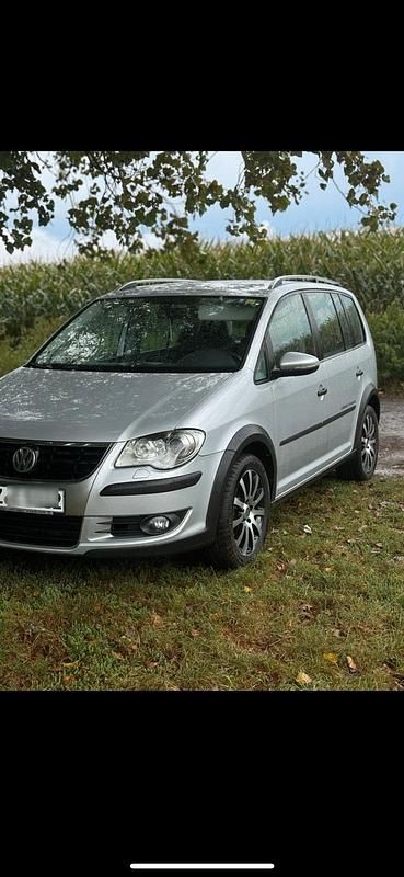 Schwarz Gebraucht 2009 VW Touran Cross Van / Kleinbus | 3.000 € (Superpreis) - Bild 1/4