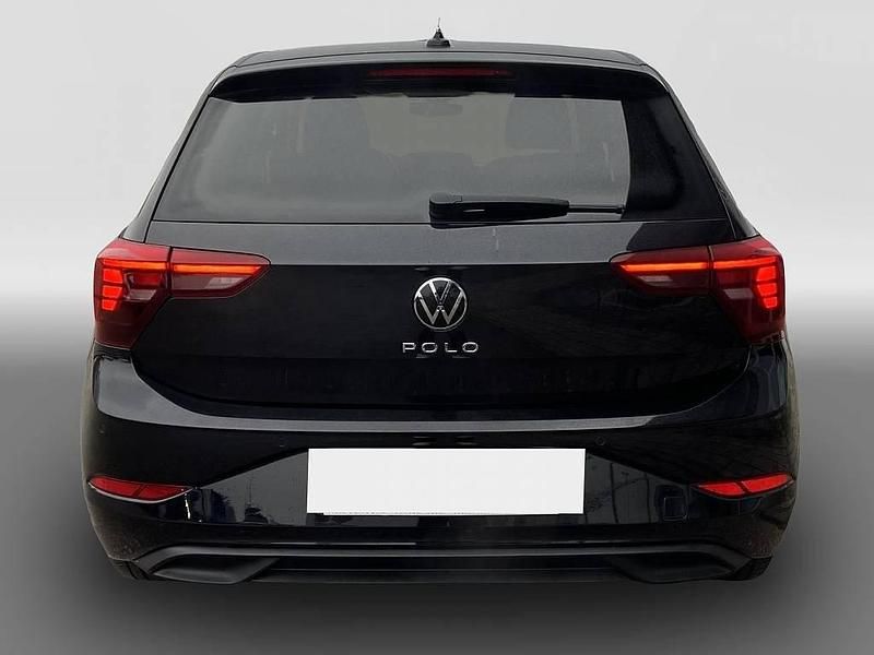 Usata VW Polo Active 95 CV (69 kW) 2022 Nero Utilitaria