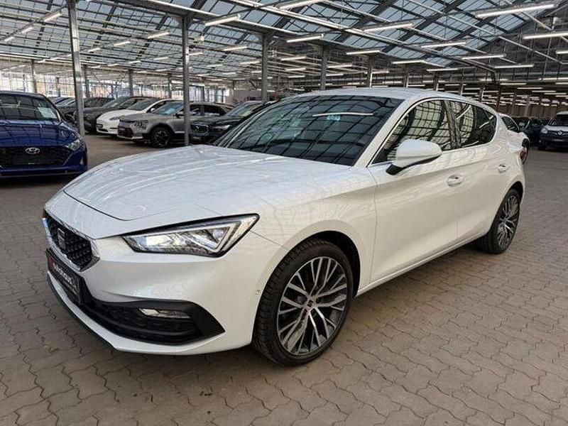 Gebraucht Seat Leon XCELLENCE 150 PS (110 kW) 2022 Weiß Limousine