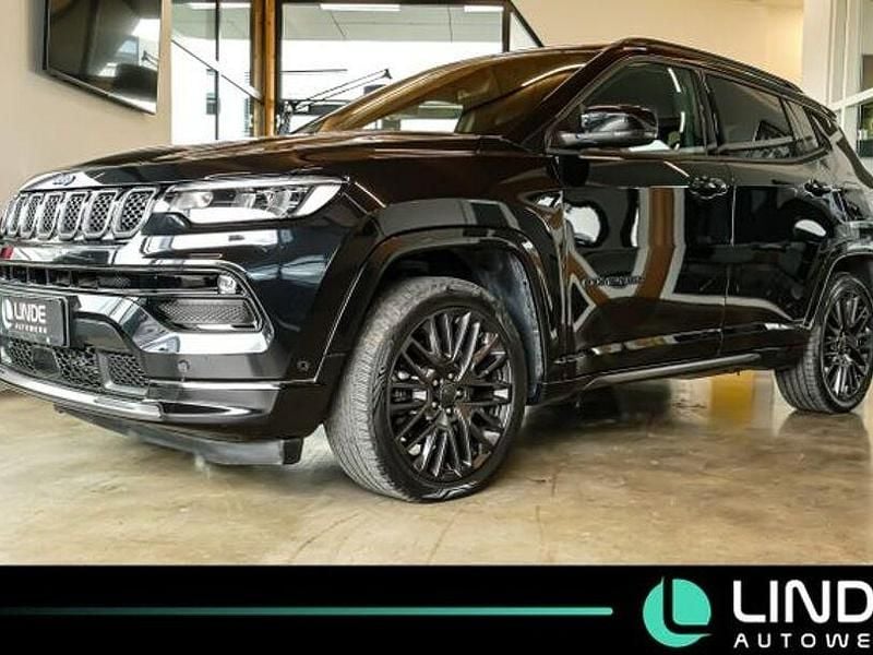 Carbon black metallic clear co Gebraucht 2021 Jeep Compass SUV | 22.700 € (Guter Preis) - Bild 1/4
